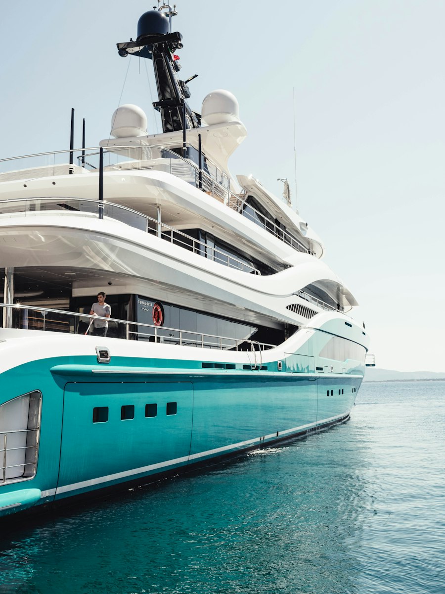 Yachting & Superyachts